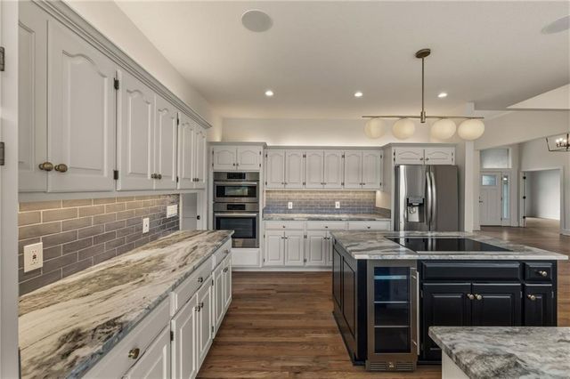 15617 Pawnee Street, Overland Park, KS 66224