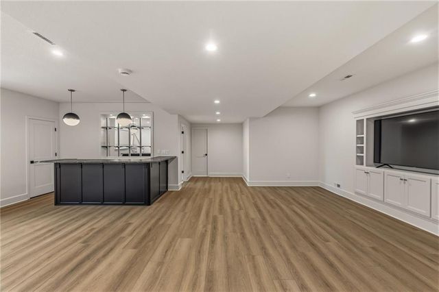 15617 Pawnee Street, Overland Park, KS 66224