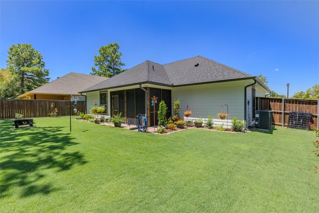 123 Oak Street, Emory, TX 75440