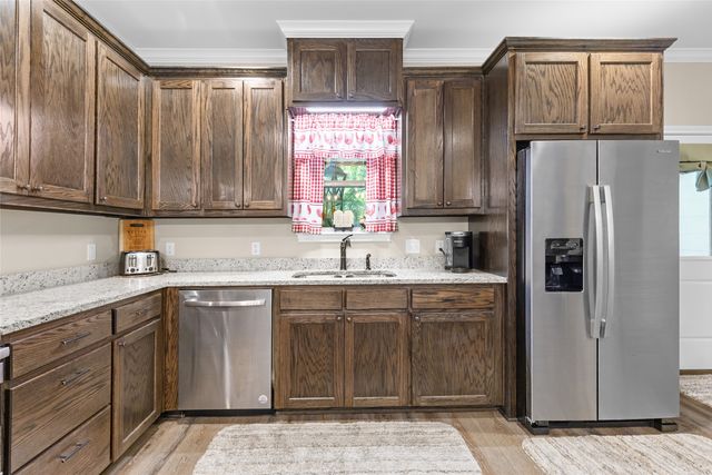 123 Oak Street, Emory, TX 75440