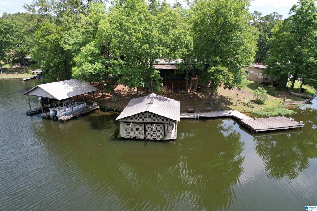 330 COUNTY ROAD 739, Clanton, AL 35046