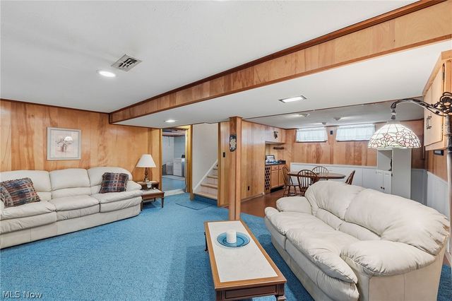 9537 Elsmere Drive, Parma, OH 44130
