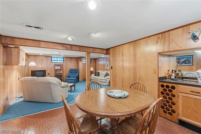 9537 Elsmere Drive, Parma, OH 44130