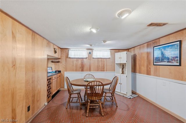 9537 Elsmere Drive, Parma, OH 44130