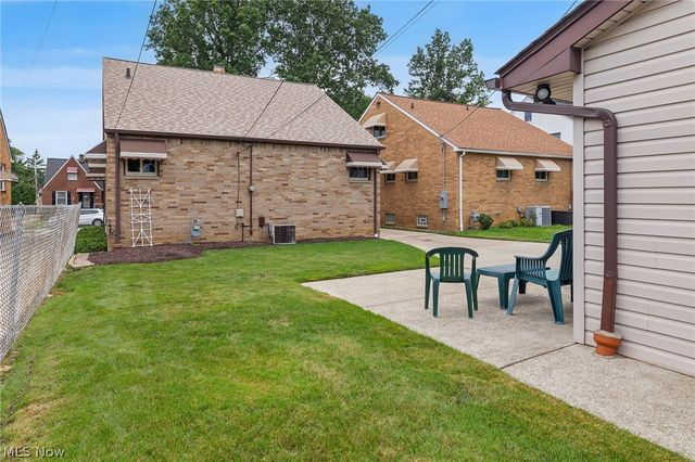 9537 Elsmere Drive, Parma, OH 44130