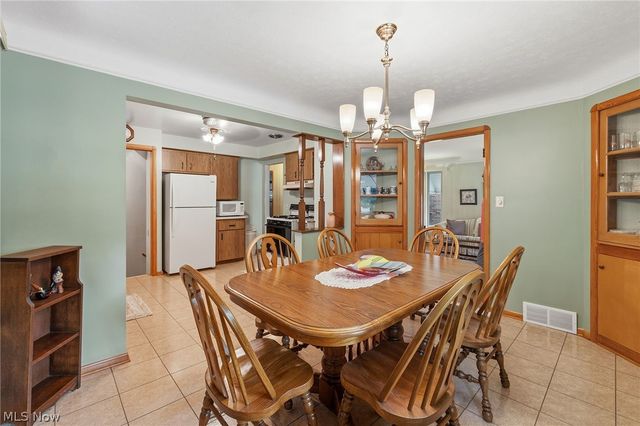 9537 Elsmere Drive, Parma, OH 44130