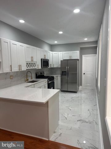 2122 W TORONTO ST, Philadelphia, PA 19132