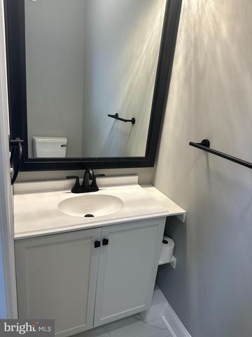 2122 W TORONTO ST, Philadelphia, PA 19132