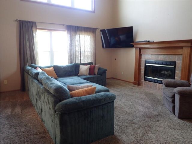 2924 SW Silverspur Road, Lee's Summit, MO 64081