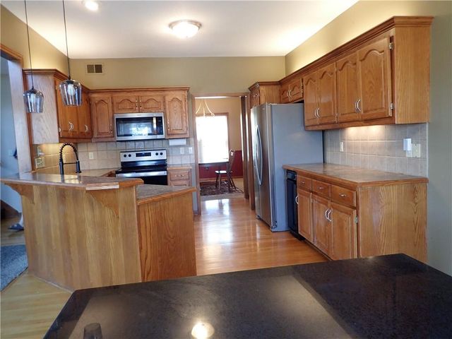 2924 SW Silverspur Road, Lee's Summit, MO 64081