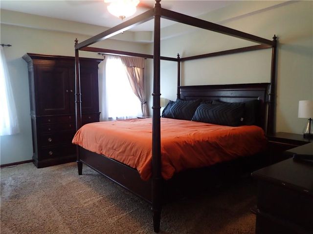 2924 SW Silverspur Road, Lee's Summit, MO 64081