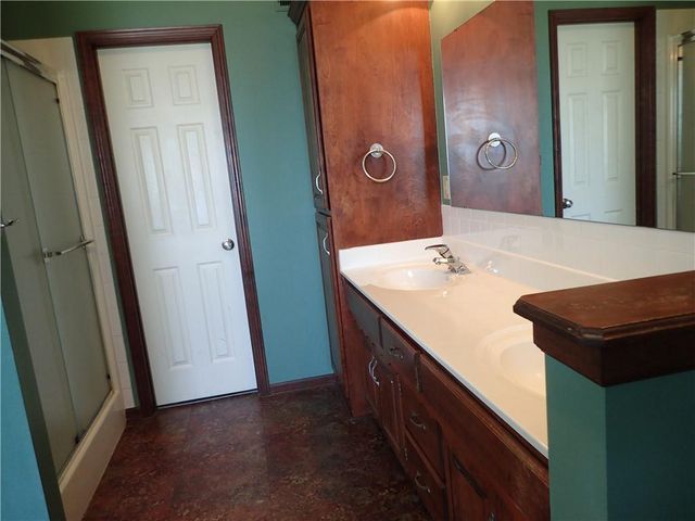 2924 SW Silverspur Road, Lee's Summit, MO 64081