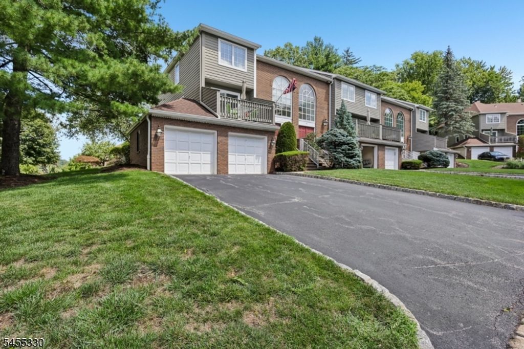 7 Dorset Cir, Caldwell Boro Twp., NJ 07006 — exterior