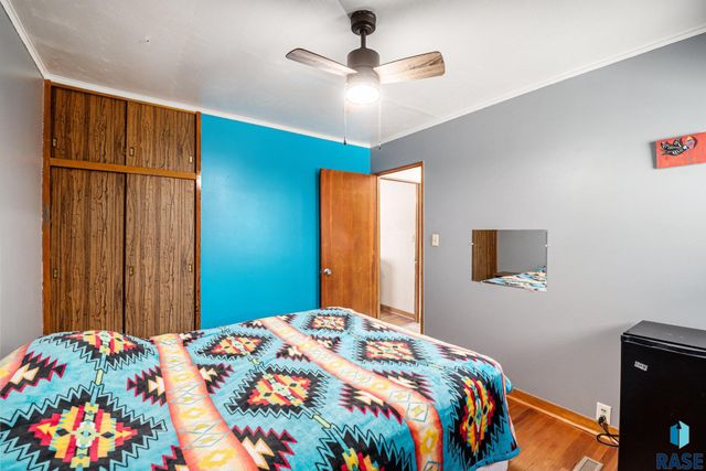 915 N Lincoln Ave Avenue, Madison, SD 57042