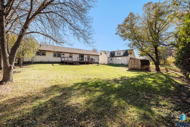 915 N Lincoln Ave Avenue, Madison, SD 57042