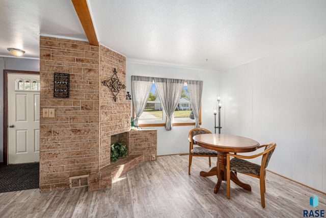 915 N Lincoln Ave Avenue, Madison, SD 57042