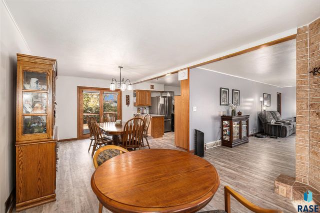 915 N Lincoln Ave Avenue, Madison, SD 57042