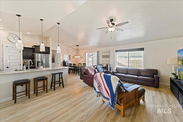 730 Sw Miner St, Mountain Home, ID 83647