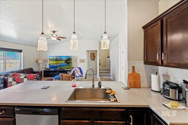 730 Sw Miner St, Mountain Home, ID 83647