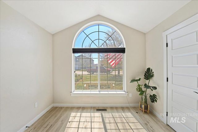 730 Sw Miner St, Mountain Home, ID 83647
