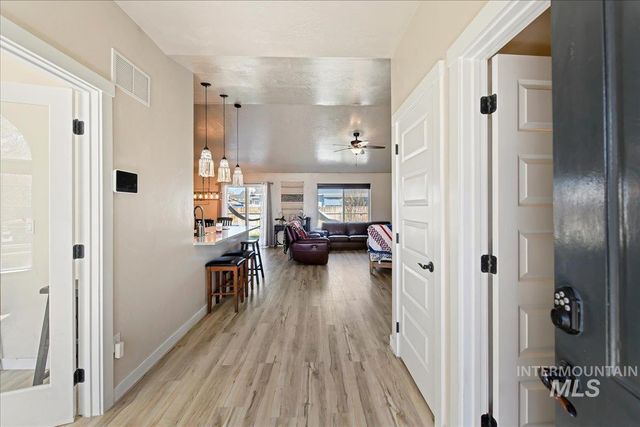 730 Sw Miner St, Mountain Home, ID 83647