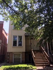 1749 W Barry Avenue, Chicago, IL 60657