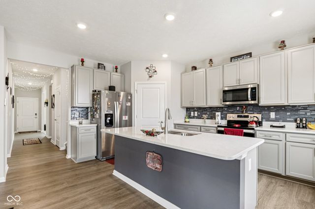 1944 Fairmount Drive, Greenfield, IN 46140