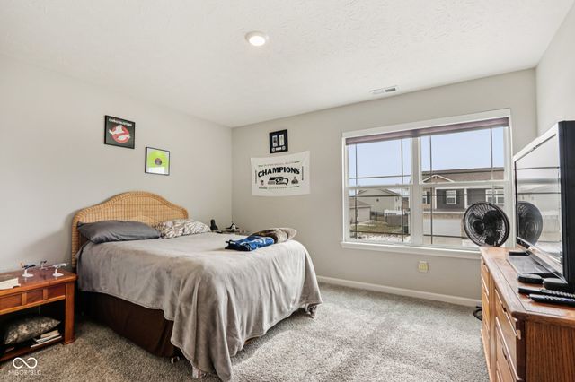 1944 Fairmount Drive, Greenfield, IN 46140