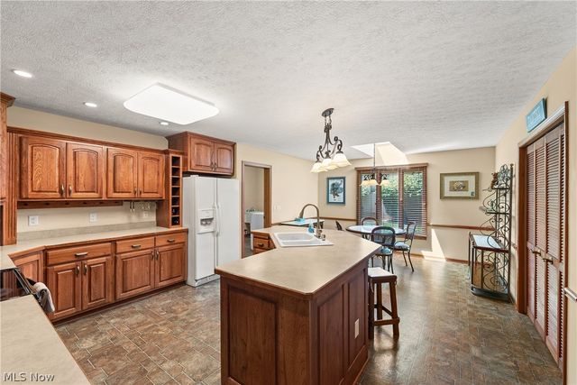 6340 Mallard Creek Run, Lorain, OH 44053