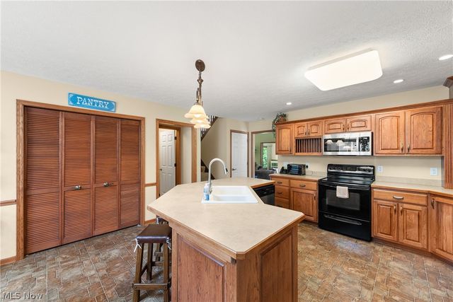 6340 Mallard Creek Run, Lorain, OH 44053