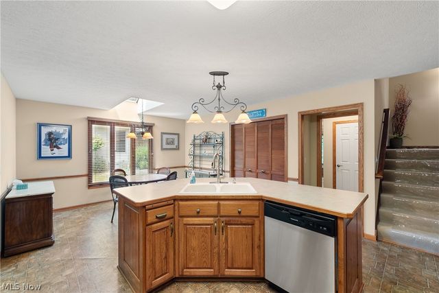6340 Mallard Creek Run, Lorain, OH 44053