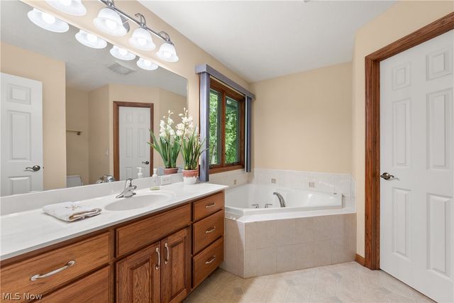 6340 Mallard Creek Run, Lorain, OH 44053
