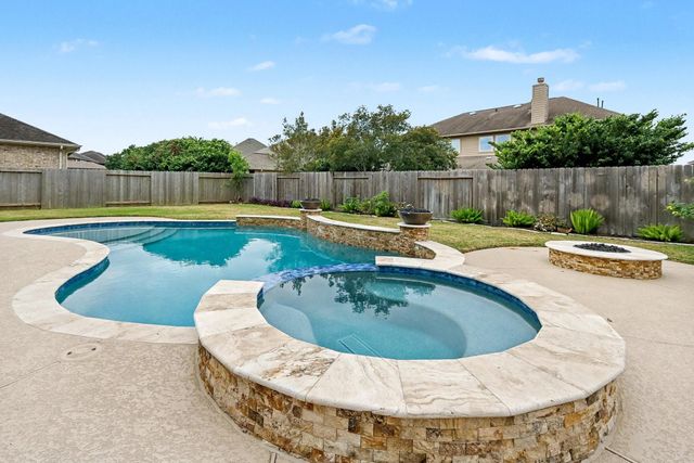 2419 Malaga Lane, League City, TX 77573