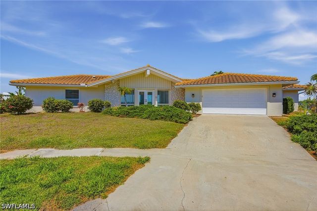 1792 Piedmont CT, Marco Island, FL 34145