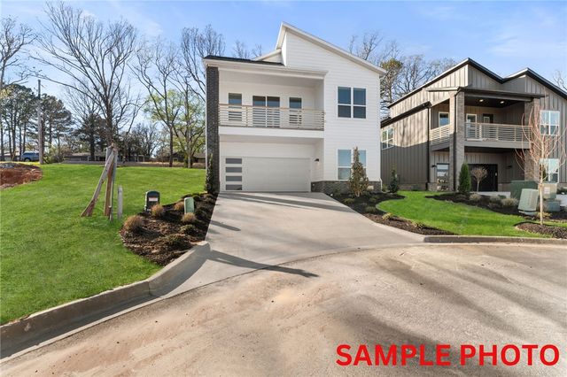 2950 N Old Wire Road, Fayetteville, AR 72703