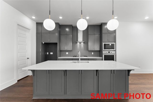 2950 N Old Wire Road, Fayetteville, AR 72703