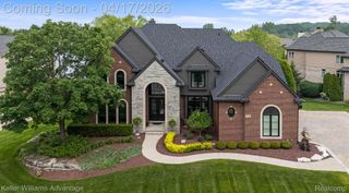 10993 Stoney Point Drive, Green Oak Township, MI 48178