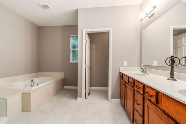 4856 Normandy Drive, Galena, OH 43021