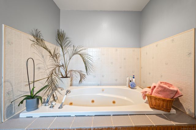 57 Pope Road, Oxford, CT 06478