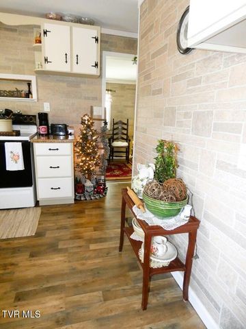 855 Goolsby Street, Marion, VA 24354