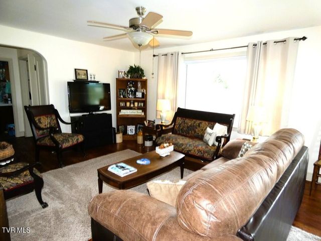 855 Goolsby Street, Marion, VA 24354