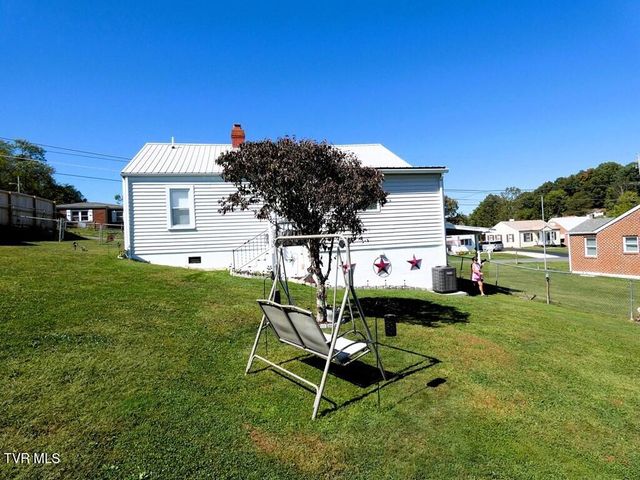 855 Goolsby Street, Marion, VA 24354