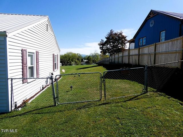 855 Goolsby Street, Marion, VA 24354