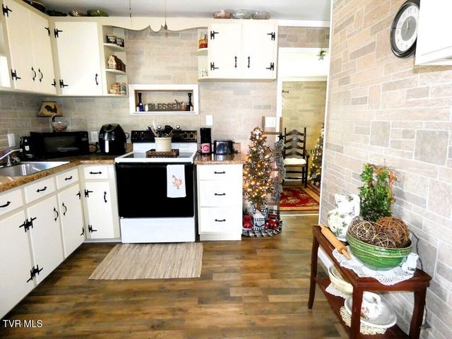 855 Goolsby Street, Marion, VA 24354