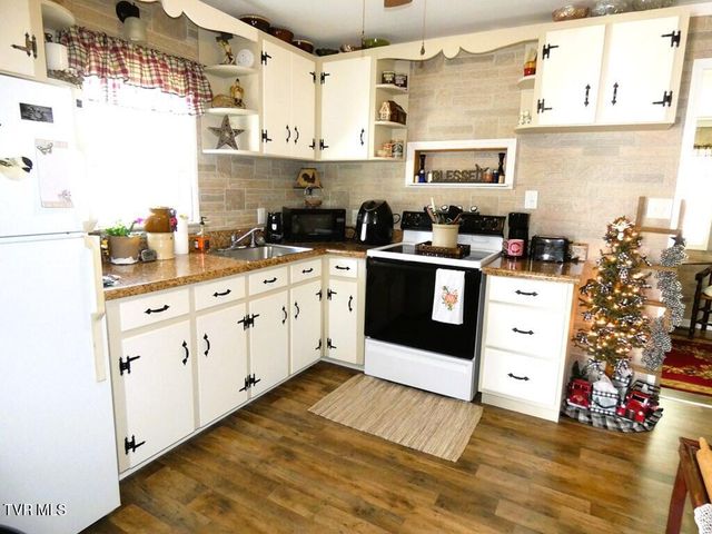 855 Goolsby Street, Marion, VA 24354