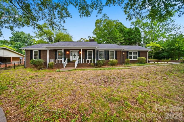 1756 12th Street Drive NW, Hickory, NC 28601