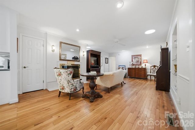 1756 12th Street Drive NW, Hickory, NC 28601