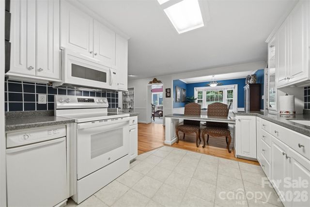 1756 12th Street Drive NW, Hickory, NC 28601