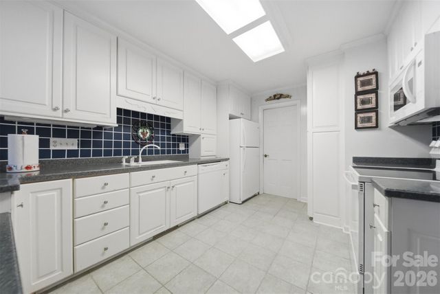 1756 12th Street Drive NW, Hickory, NC 28601