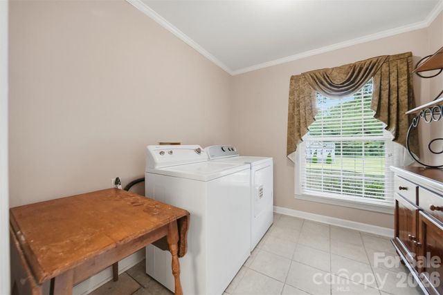 1756 12th Street Drive NW, Hickory, NC 28601